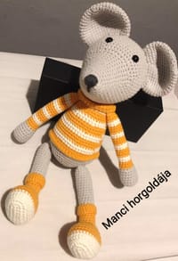 Horgolt figura